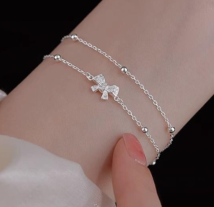 lắc bạc nữ