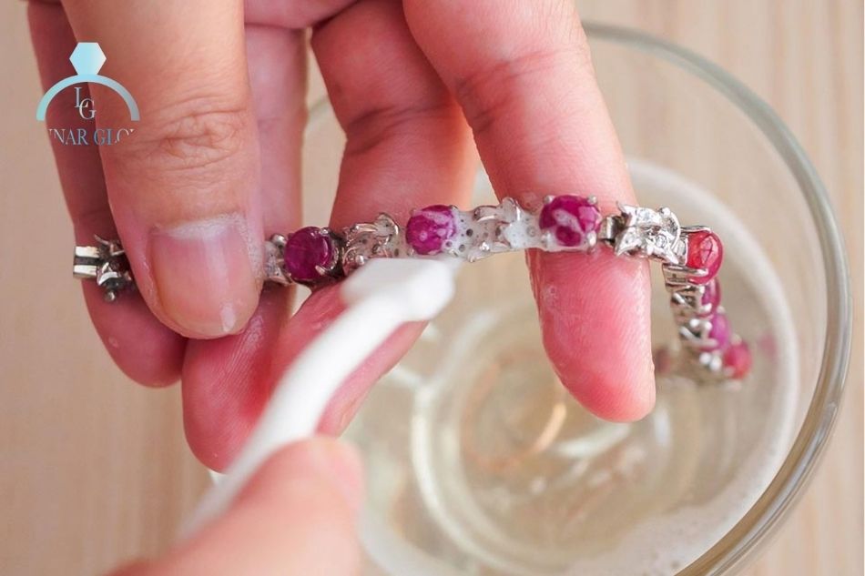 Cách làm sáng trang sức bạc 925 bằng nguyên liệu tự nhiên