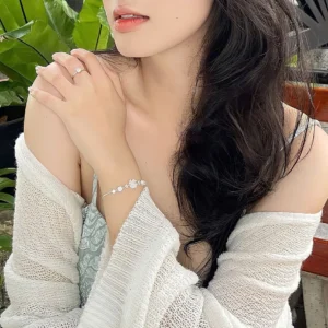 lắc bạc nữ